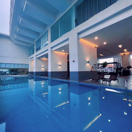 Lux Suites Kl City Pavilion Bukit Bintang With Infinity Pool Kuala Lumpur Kültér fotó
